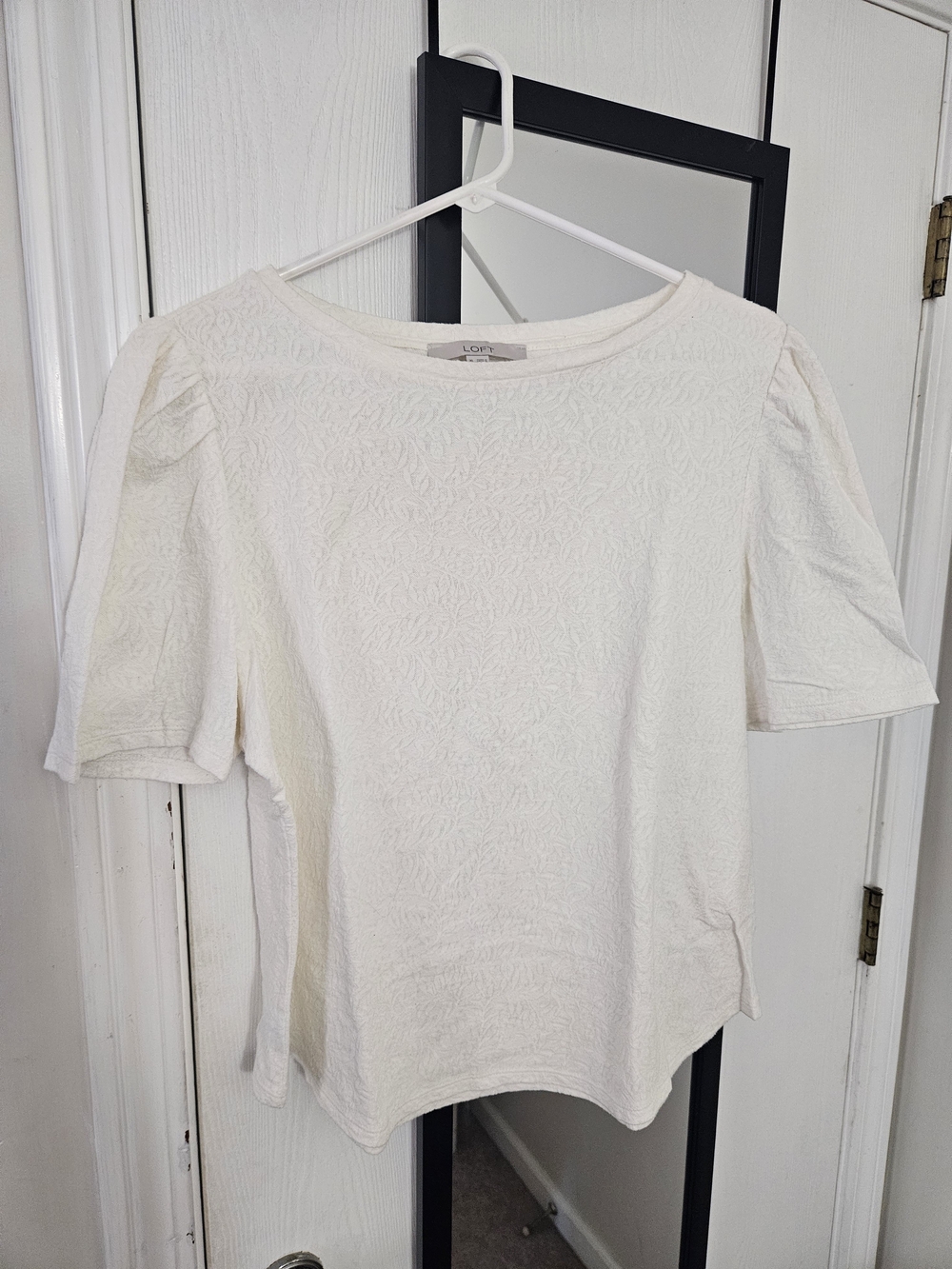 LOFT White Textured Puff Sleeve Top